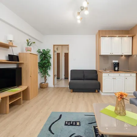 Comfy Turystyczna 300 M To The By Renters Lejlighed *